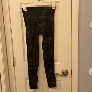 Spanx camo leggings size small never been worn
